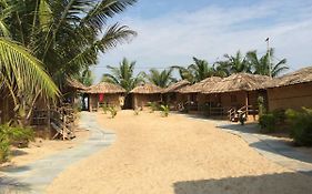 Blue Corner Beach Huts & Restaurant